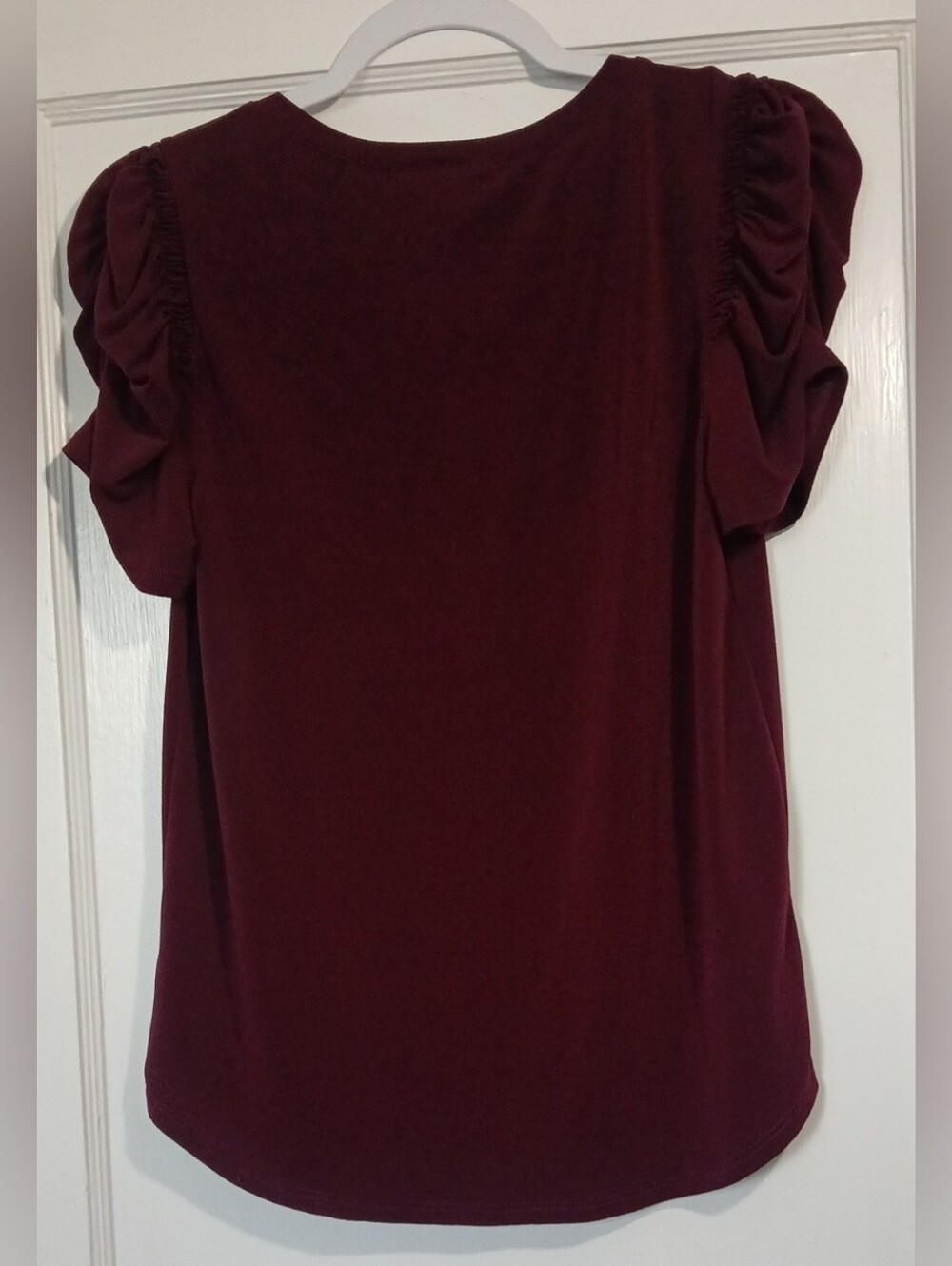 Green Envelope Burgundy V-Neck Puff Sleeve Tee - Picture 6 of 7